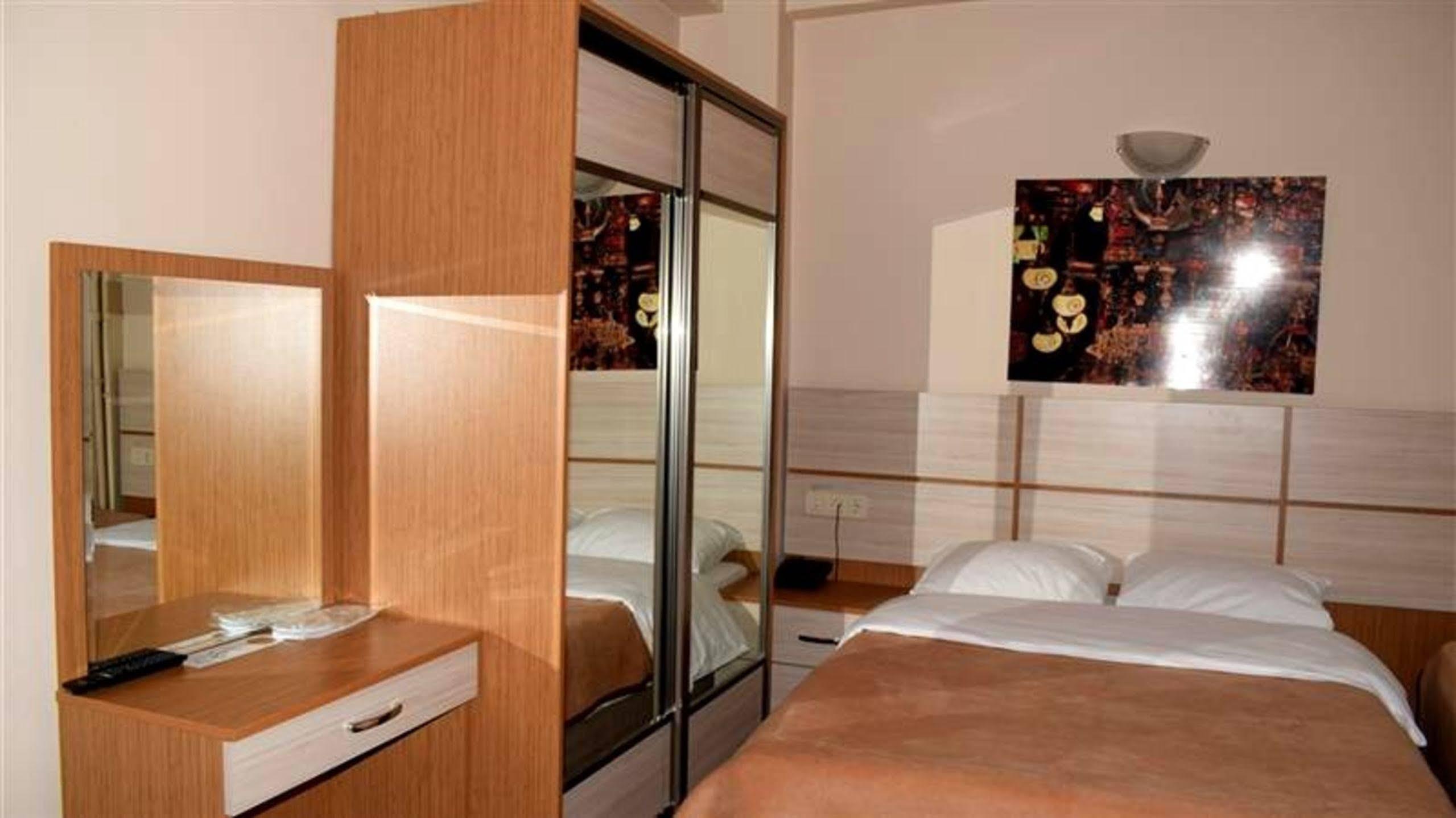Royal Suites Besiktas อิสตันบูล ภายนอก รูปภาพ