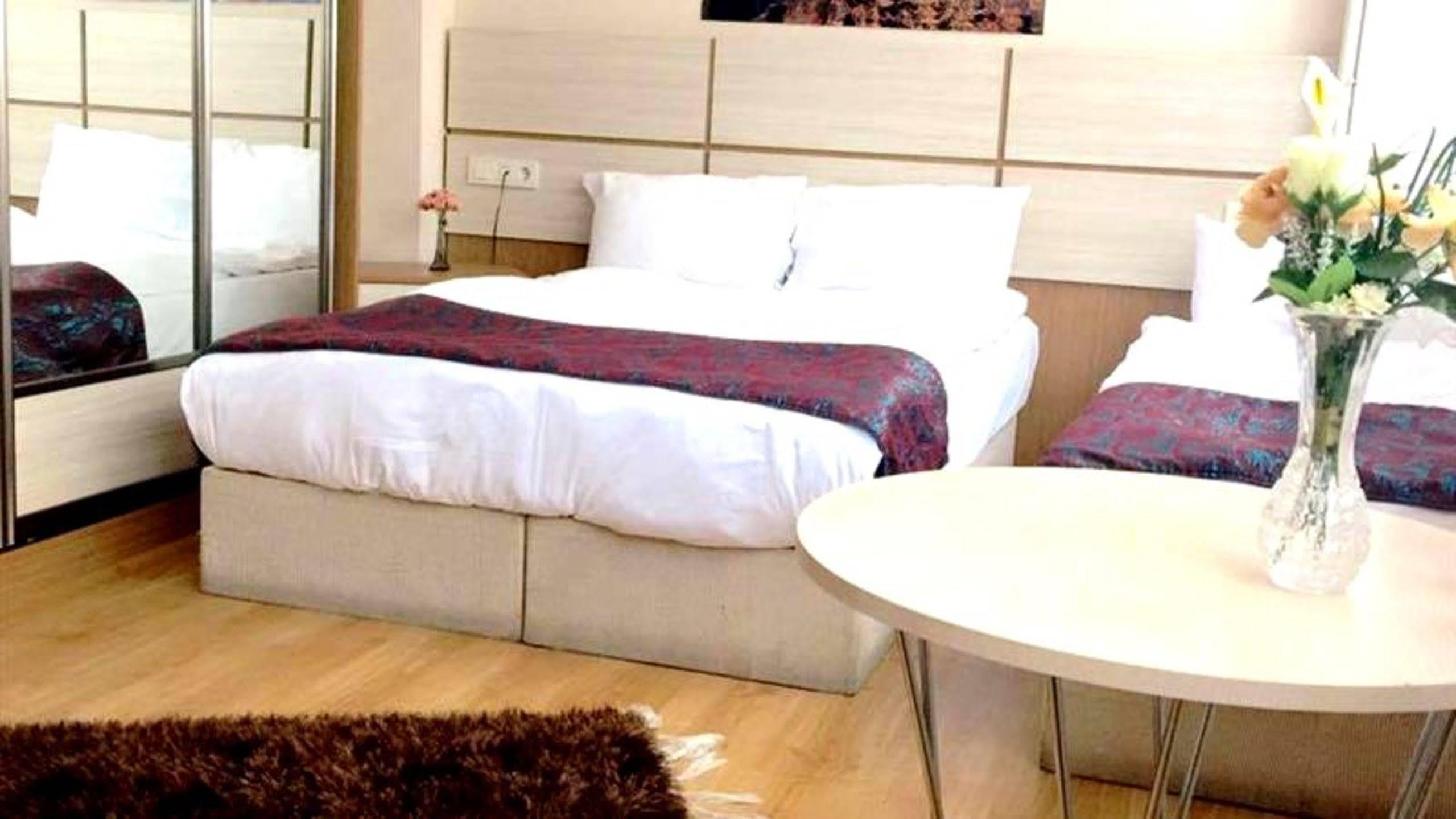 Royal Suites Besiktas อิสตันบูล ภายนอก รูปภาพ